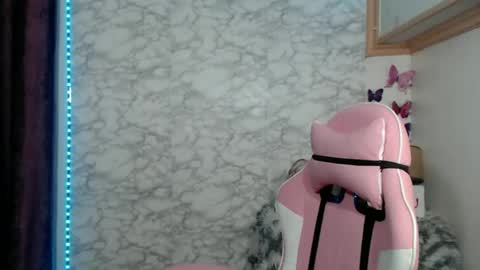 Snapshot of pia_intownx chatting on 06/14/26, 01:13 Ms Pia online show from 06/14/26, 01:13