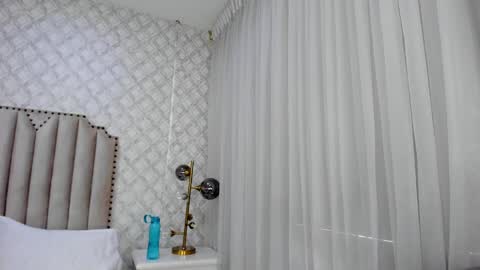 Snapshot of pia_johnson_ chatting on 01/03/25, 05:31 online show from 01/03/25, 05:31