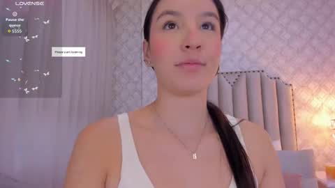 Snapshot of pia_johnson_ chatting on 10/07/25, 11:18 online show from 10/07/25, 11:18