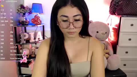 Pia online show from 01/27/25, 01:30