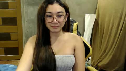 Pia online show from 10/21/25, 08:04