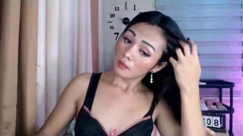 Pia online show from 04/08/26, 12:38