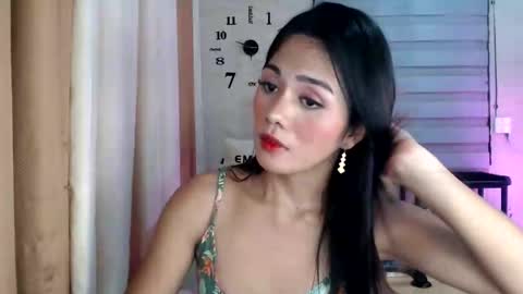 Pia online show from 04/18/26, 07:58