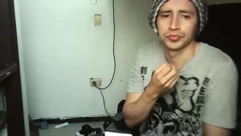 Snapshot of picaachu chatting on 03/03/25, 02:37 picaachu online show from 03/03/25, 02:37