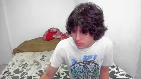 picaszomilos350 online show from 11/24/25, 11:21