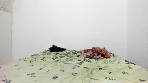 picaszomilos350 online show from 04/06/26, 06:03