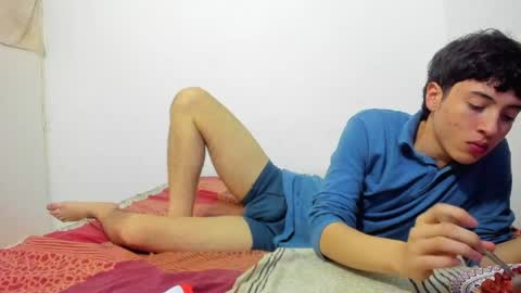 picaszomilos350 online show from 04/08/26, 06:46