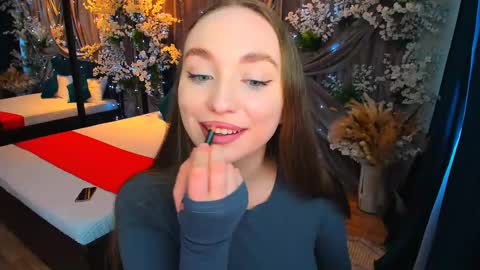 Emelie online show from 02/10/25, 12:08