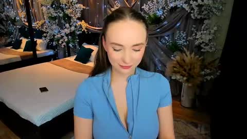 Emelie online show from 03/09/25, 04:33