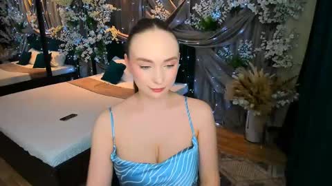 Emelie online show from 03/12/25, 07:38