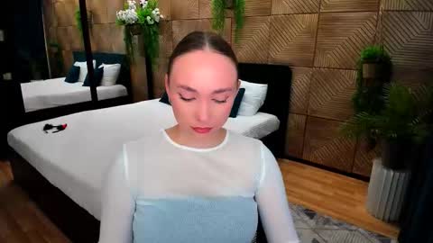 Emelie online show from 10/24/25, 10:11