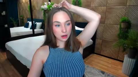 Emelie online show from 11/07/25, 04:51