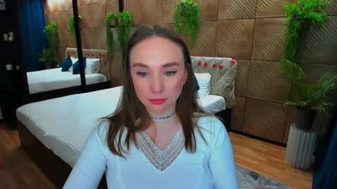Emelie online show from 03/19/26, 04:33