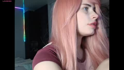 Snapshot of piera_ chatting on 04/29/26, 08:26 Piera online show from 04/29/26, 08:26