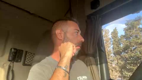 pierotu online show from 09/10/25, 05:40