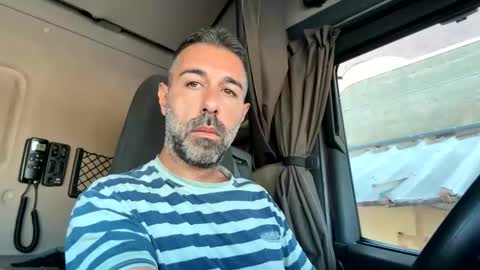 pierotu online show from 09/25/25, 05:33