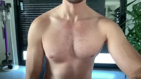 pierre81000 online show from 11/22/25, 03:11