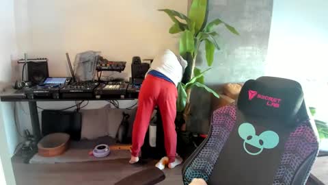 Pierre Fitch online show from 02/26/25, 09:48