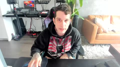 Pierre Fitch online show from 03/09/25, 06:32