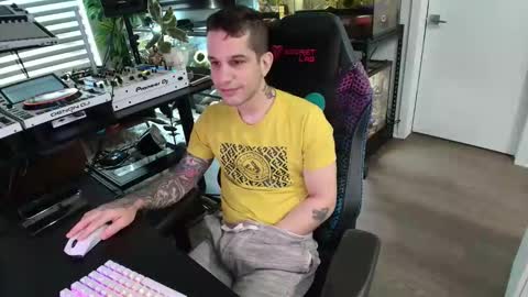 Pierre Fitch online show from 12/21/25, 03:08