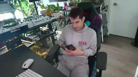 Pierre Fitch online show from 01/12/26, 06:24