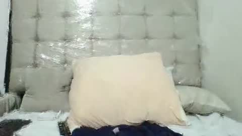 Snapshot of pieslatinos chatting on 12/30/24, 03:14 pieslatinos online show from 12/30/24, 03:14