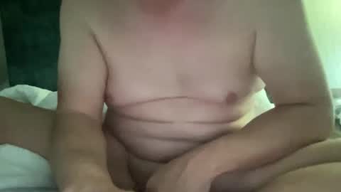 Snapshot of pigboy31 chatting on 01/27/25, 10:27 goonpig online show from 01/27/25, 10:27