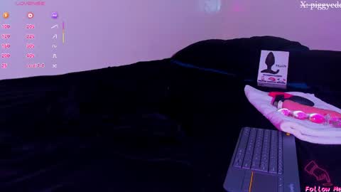 Snapshot of piggy_eddy chatting on 05/15/26, 10:44 Eddy Brock... Its a pleasure to talk to... online show from 05/15/26, 10:44