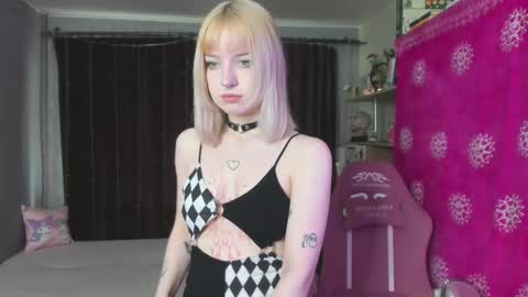 piginnya online show from 09/17/25, 09:11