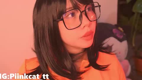 Snapshot of piinkcat chatting on 01/13/26, 06:18 Emi online show from 01/13/26, 06:18