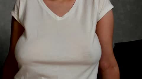 Snapshot of pikanikaah chatting on 12/22/24, 10:25 PikaNikaAh online show from 12/22/24, 10:25