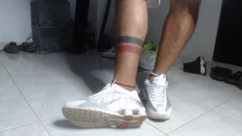 Snapshot of pikoro_gomez chatting on 02/16/25, 11:37 pikoro_gomez online show from 02/16/25, 11:37