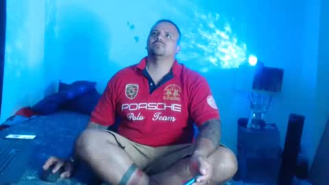 Snapshot of pikoro_gomez chatting on 02/21/25, 01:00 pikoro_gomez online show from 02/21/25, 01:00