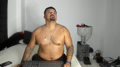 Snapshot of pikoro_gomez chatting on 05/07/26, 01:22 pikoro_gomez online show from 05/07/26, 01:22