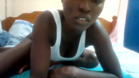 Snapshot of pinah1997 chatting on 02/13/25, 07:45 pinah1997 online show from 02/13/25, 07:45