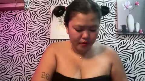 Hot Feb online show from 12/02/25, 01:33