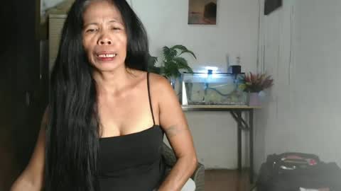 Snapshot of pinay_hazel chatting on 06/24/26, 01:15 hazel online show from 06/24/26, 01:15