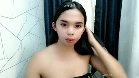 Snapshot of pinay_heart chatting on 06/18/26, 06:45 heart online show from 06/18/26, 06:45