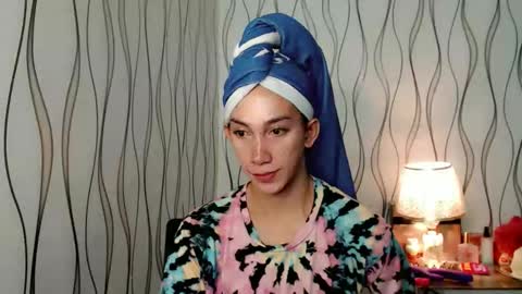 lucyLove online show from 11/18/25, 03:56