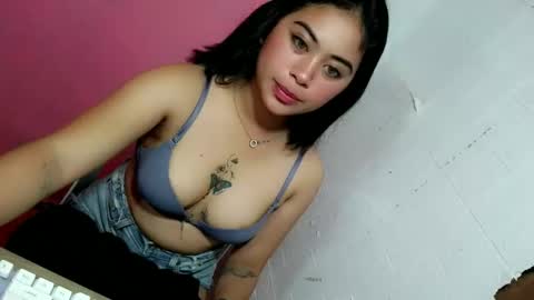 Snapshot of pinay_shinexxx chatting on 06/02/26, 11:51 pinay_shinexxx online show from 06/02/26, 11:51