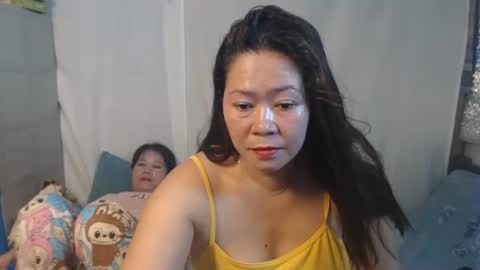 Snapshot of pinayhotmama08 chatting on 06/15/26, 08:22 pinayhotmama08 online show from 06/15/26, 08:22