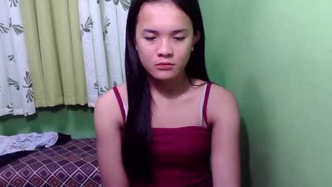 pinaymorena_rhowe online show from 12/03/24, 12:24
