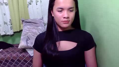 pinaymorena_rhowe online show from 12/05/24, 11:49