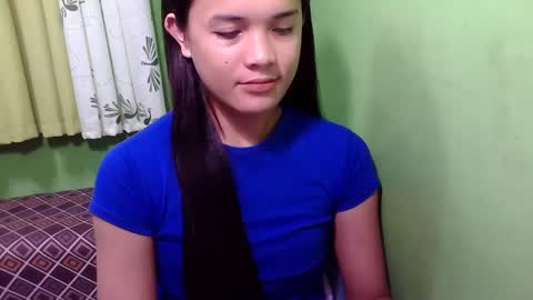 pinaymorena_rhowe online show from 12/10/24, 11:51