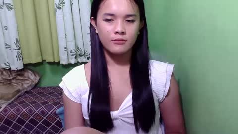pinaymorena_rhowe online show from 12/12/24, 10:34
