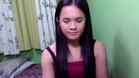 pinaymorena_rhowe online show from 12/17/24, 04:34