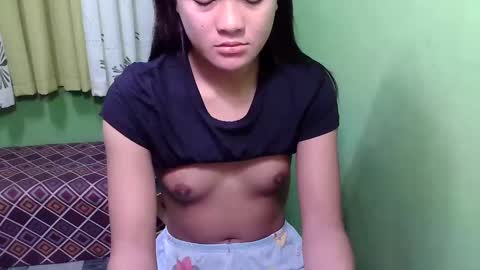pinaymorena_rhowe online show from 01/11/25, 11:02