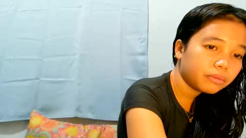 Snapshot of pinaysweetgirl_19 chatting on 06/07/26, 06:17 pinaysweetgirl_19 online show from 06/07/26, 06:17