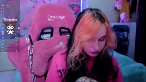 Snapshot of pineapple_dope chatting on 04/23/26, 08:33 Nancy online show from 04/23/26, 08:33