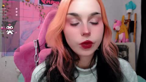 Snapshot of pineapple_dope chatting on 04/25/26, 08:39 Nancy online show from 04/25/26, 08:39